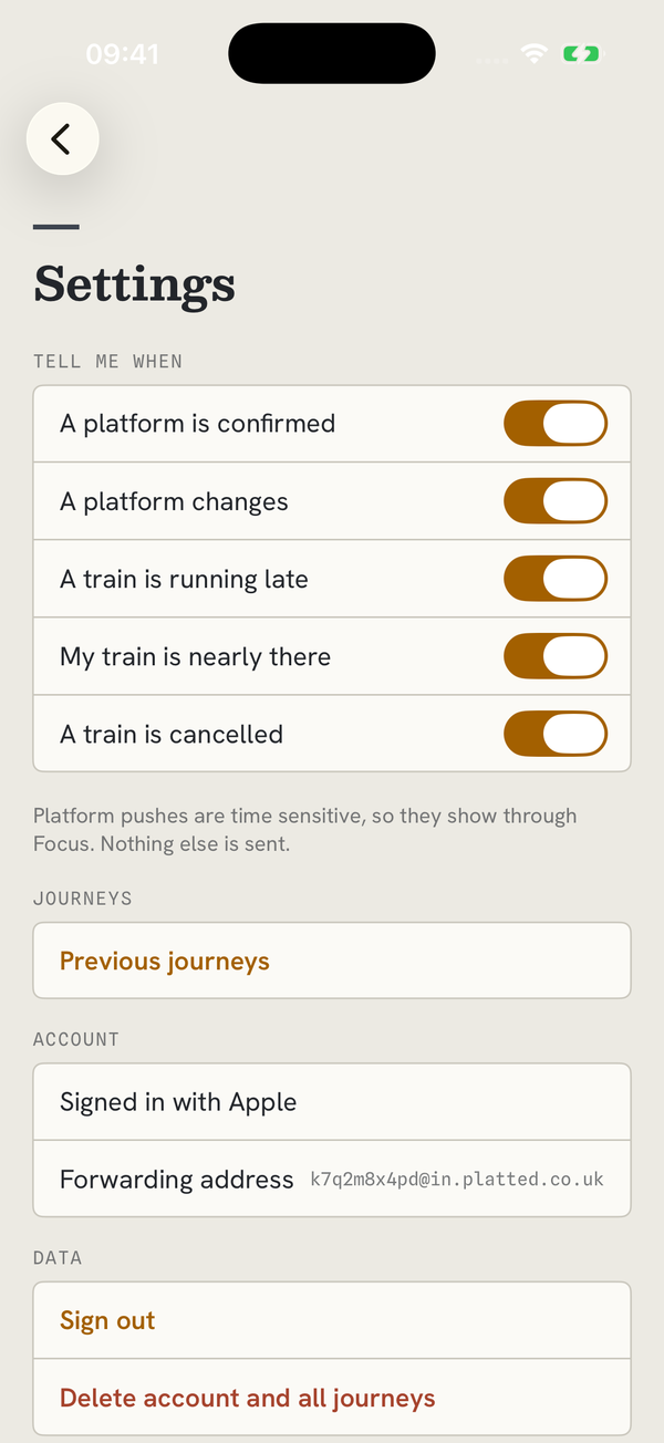 Settings: the five notification switches, a platform is confirmed, a platform changes, a train is running late, my train is nearly there, a train is cancelled.